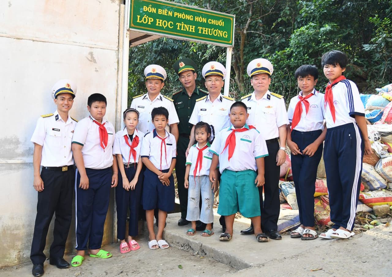 HƯỚNG TỚI QUẢN TRỊ NGUỒN LỰC THỐNG NHẤT – PHÁT HUY VAI TRÒ LỰC LƯỢNG VŨ TRANG TRONG GIẢM NGHÈO BỀN VỮNG VÙNG BIỂN, ĐẢO