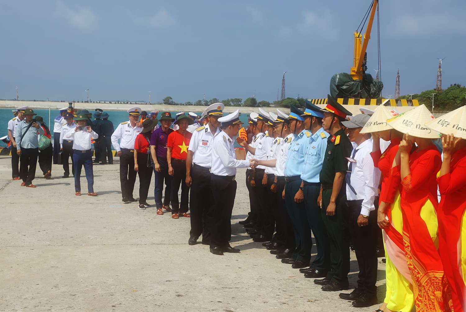 Đoàn công tác số 9 hoàn thành tốt chuyến thăm Trường Sa và Nhà giàn DK1
