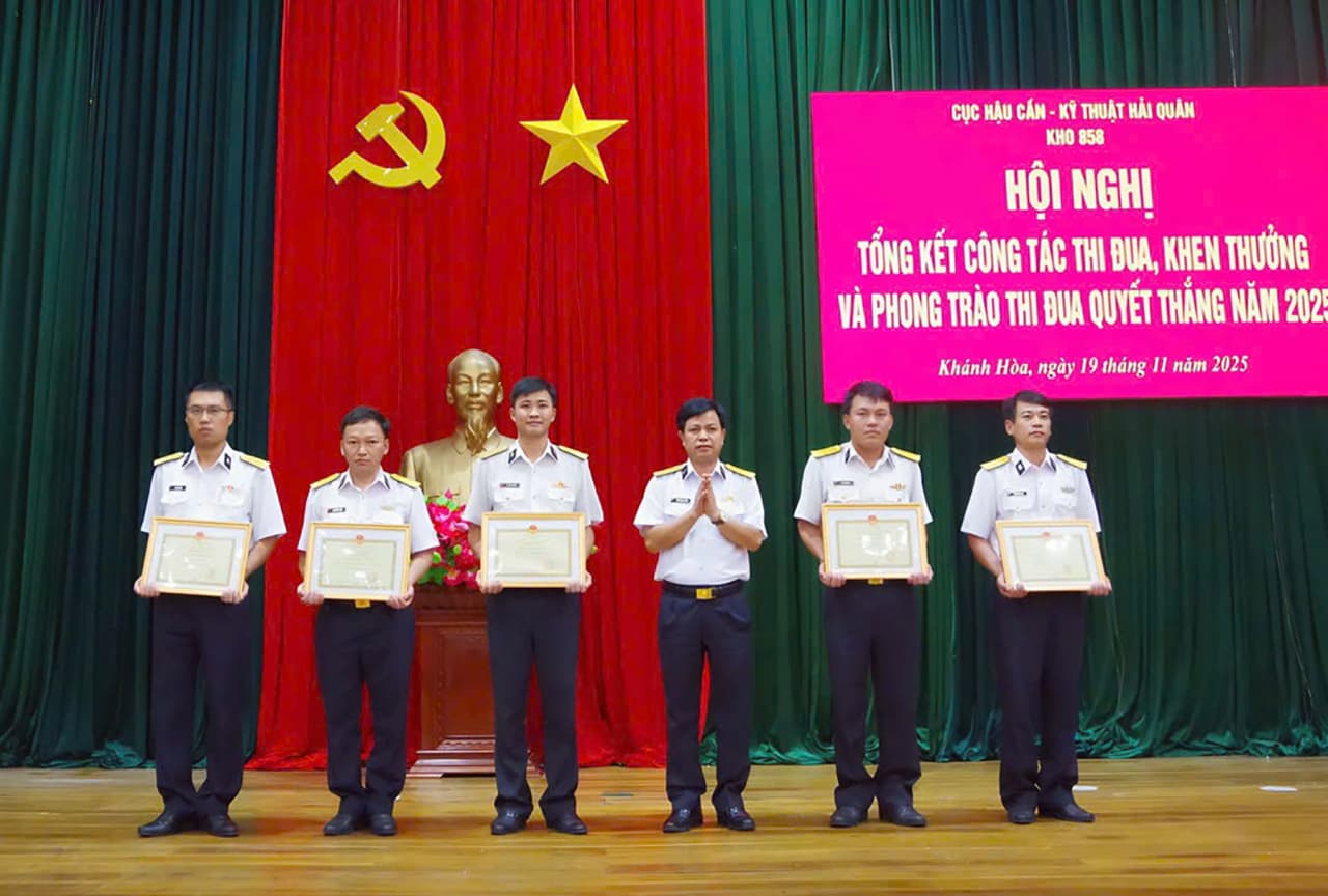 Kho 858 phấn đấu hoàn thành phổ cập “bình dân học vụ số”, hình thành “quân nhân số”