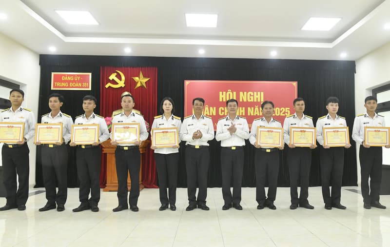 Trung đoàn 351 làm chủ trang bị mới, hoàn thành tốt nhiệm vụ quan sát