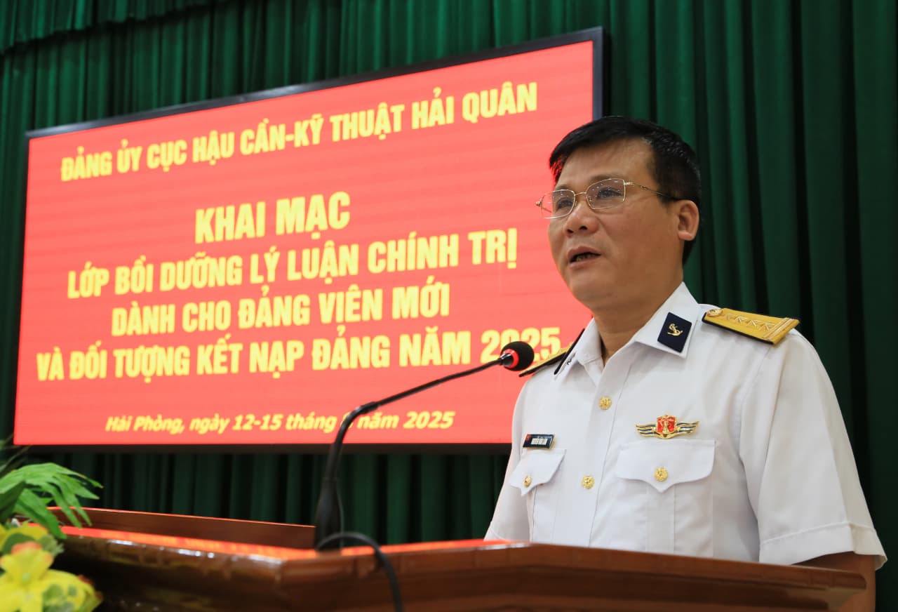 Đảng ủy Cục Hậu cần - Kỹ thuật Hải quân: Bồi dưỡng lý luận chính trị cho đảng viên mới