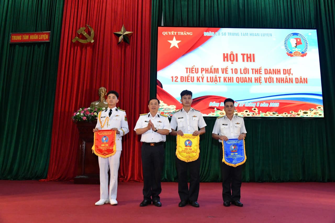 Thanh niên Trung tâm Huấn luyện Vùng 2: Sống trọn lời thề, giữ gìn quan hệ quân dân