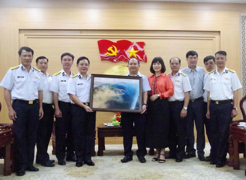 Tư lệnh Vùng 3 Hải quân thăm và làm việc với tỉnh Gia Lai