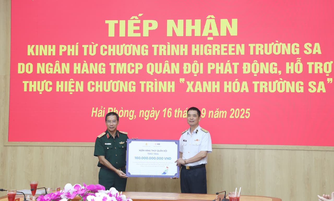 Quân chủng Hải quân tiếp nhận kinh phí từ Chương trình "HiGreen Trường Sa"
