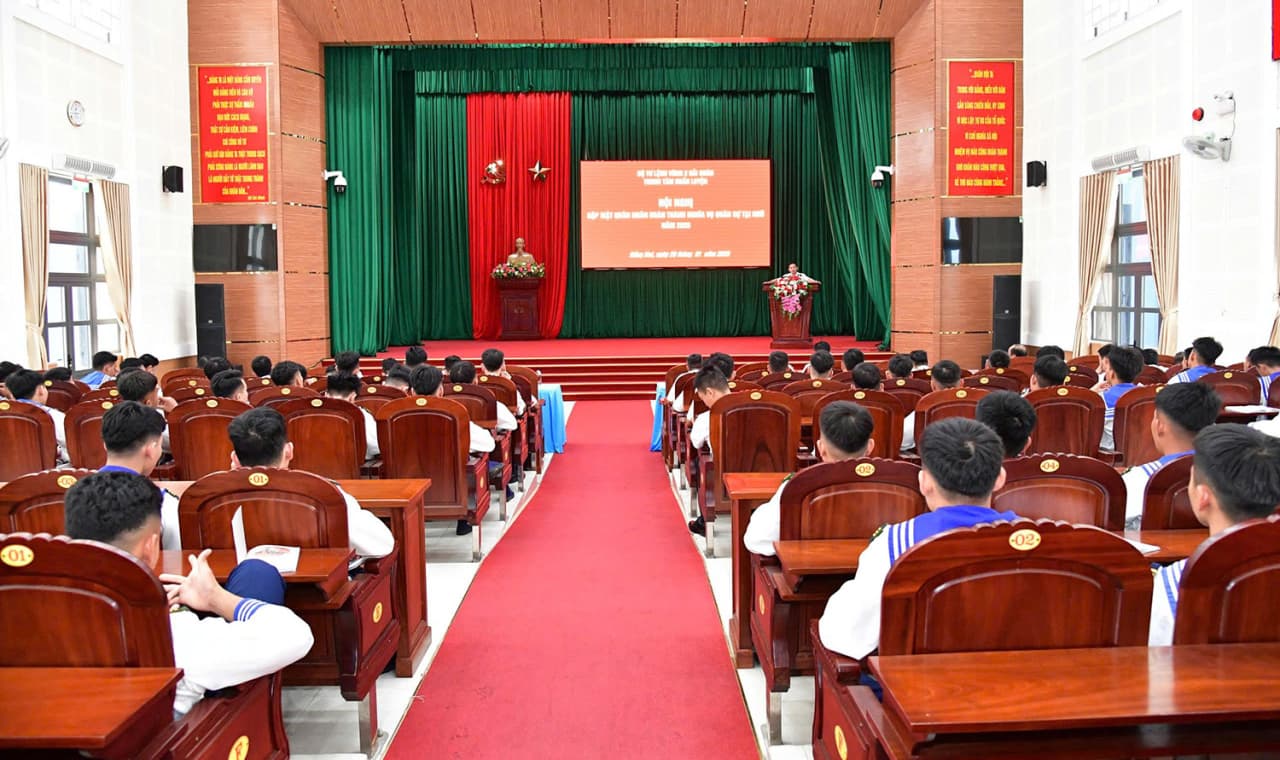 Trung tâm Huấn luyện Vùng 2 gặp mặt quân nhân hoàn thành nghĩa vụ quân sự tại ngũ năm 2026