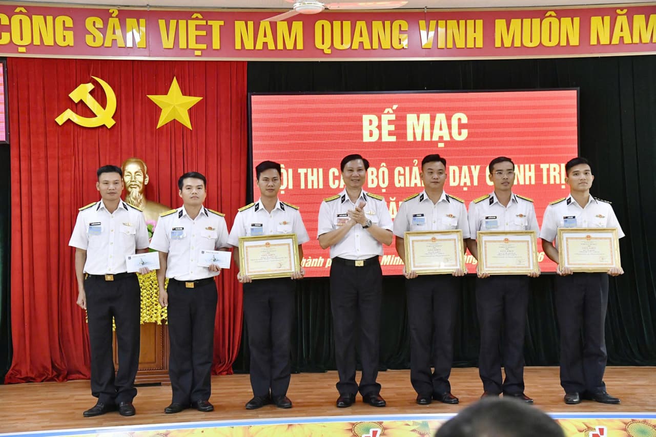 Lữ đoàn 167 tổ chức Hội thi cán bộ giảng dạy chính trị năm 2026