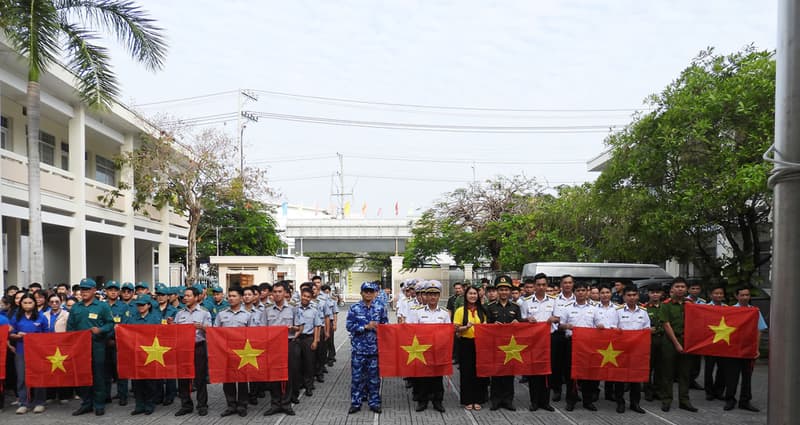 Tuổi trẻ Hải đoàn 129 tham gia Chiến dịch Xuân tình nguyện lần thứ 18