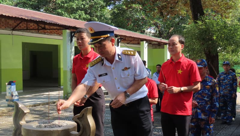 Tổ chức hoạt động chào mừng kỷ niệm 96 năm Ngày thành lập Đảng