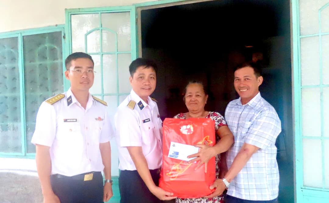 Lữ đoàn 167 tổ chức nhiều hoạt động đón Tết Nguyên đán