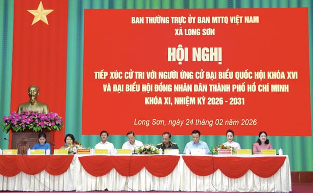 Hội nghị tiếp xúc cử tri với người ứng cử đại biểu tại Vùng 2 Hải quân