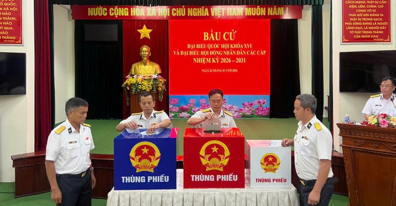Hải đoàn 129 tổ chức bầu cử sớm cho lực lượng đi làm nhiệm vụ trên biển