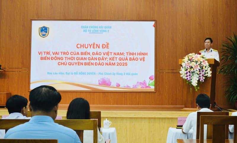 Vùng 2 Hải quân thông tin chuyên đề về biển đảo tại Đồng Nai