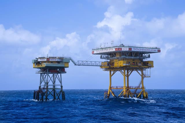 Nhà giàn DK1 phát huy truyền thống đơn vị hai lần anh hùng