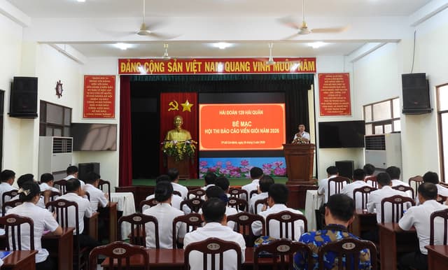 Hải đoàn 129 trao thưởng 9 thí sinh đạt giải báo cáo viên giỏi