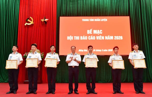 Trung tâm Huấn luyện Vùng 2: Hội thi báo cáo viên