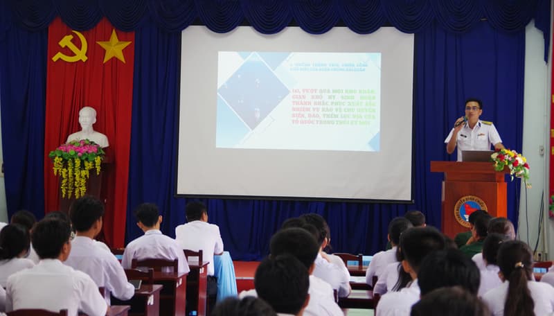 Đẩy mạnh tuyên truyền thu hút nguồn nhân lực cho Quân chủng Hải quân