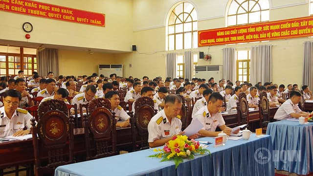 Lữ đoàn 125 tổ chức đối thoại dân chủ