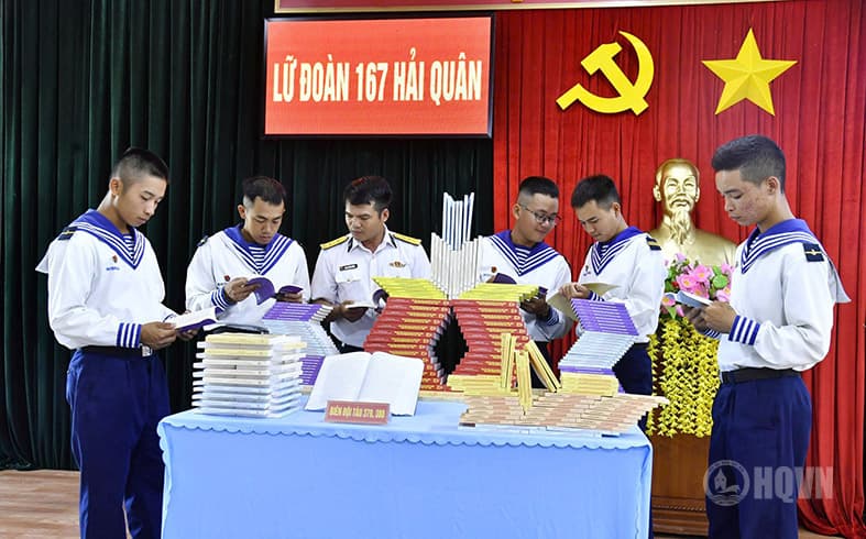 Lữ đoàn 167 hưởng ứng Ngày sách và văn hóa đọc Việt Nam
