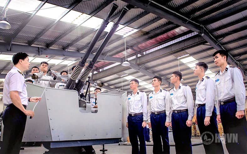 Gắn đào tạo với thực tiễn