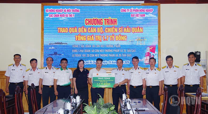 Tiếp thêm động lực cho cán bộ, chiến sĩ Hải quân
