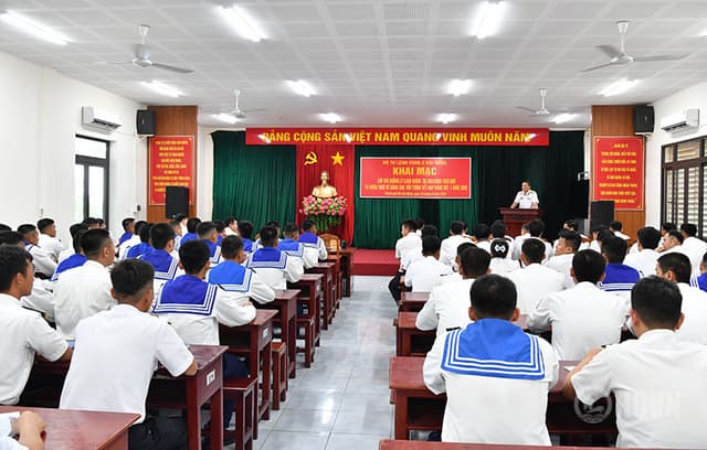 Vùng 2 khai mạc lớp bồi dưỡng  nhận thức về Đảng và đảng viên mới