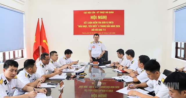 Đoàn công tác Cục Hậu cần - Kỹ thuật kiểm tra Kho 711