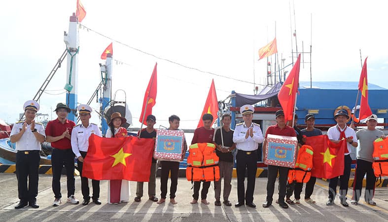 Nặng nghĩa tình với Trường Sa