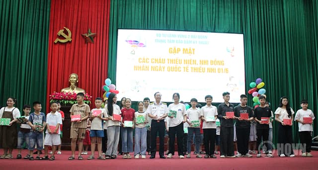 Trung tâm Bảo đảm kỹ thuật Vùng 2 tổ chức gặp mặt nhân dịp quốc tế thiếu nhi