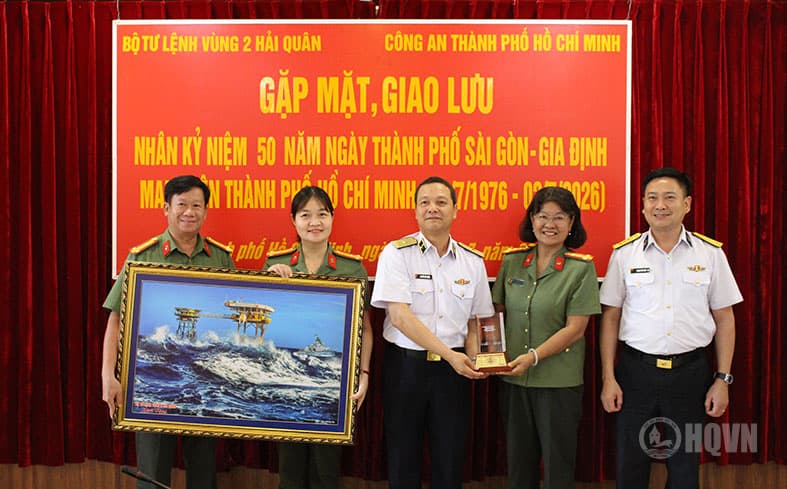 Gặp mặt, giao lưu giữa Vùng 2 Hải quân và Công an TP. Hồ Chí Minh