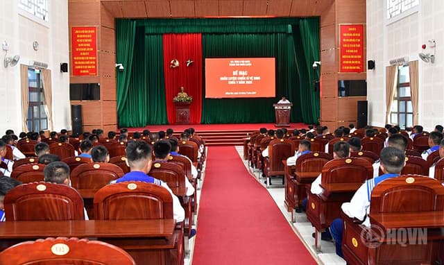 Trung tâm Huấn luyện Vùng 2 bế mạc huấn luyện chiến sĩ vệ binh