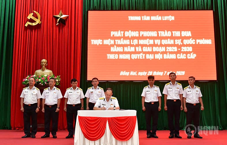 Trung tâm Huấn luyện Vùng 2 phát động phong trào thi đua