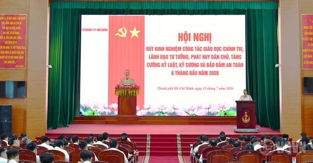 Lữ đoàn 171 nâng cao hiệu quả công tác giáo dục chính trị, lãnh đạo tư tưởng