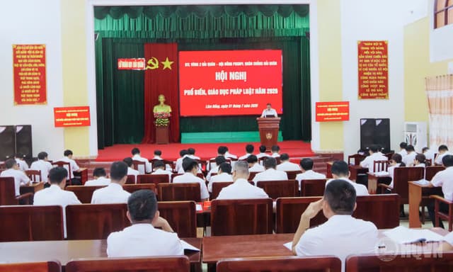 Phổ biến giáo dục pháp luật tại Lữ đoàn 681