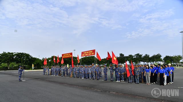 Cung đường quân, dân