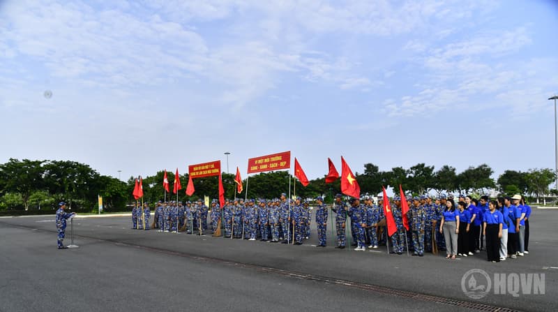 Cung đường quân, dân