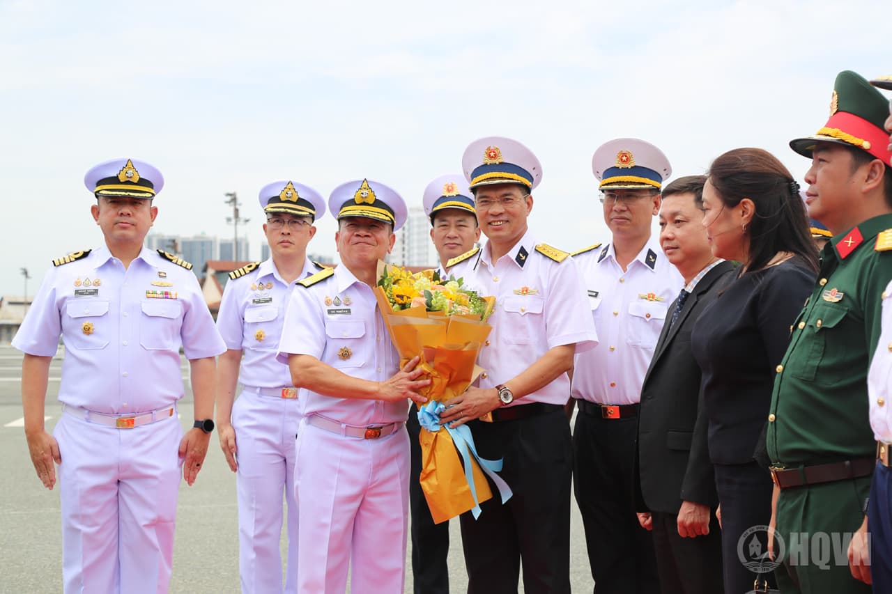 Tàu Hải quân Hoàng gia Thái Lan thăm hữu nghị Thành phố Hồ Chí Minh