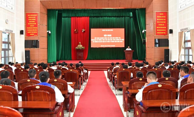 Trung tâm Huấn luyện Vùng 2 rút kinh nghiệm công tác giáo dục chính trị, lãnh đạo tư tưởng