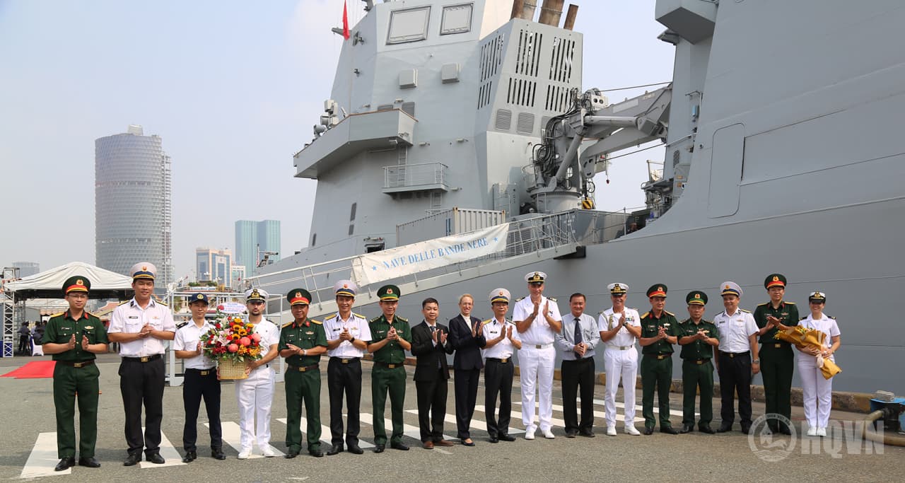 Tàu Hải quân Italia thăm Thành phố Hồ Chí Minh