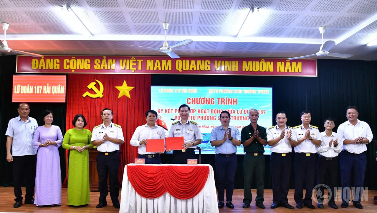 Lữ đoàn 167 và Uỷ ban MTTQ Việt Nam phường Long Trường ký kết phối hợp hoạt động