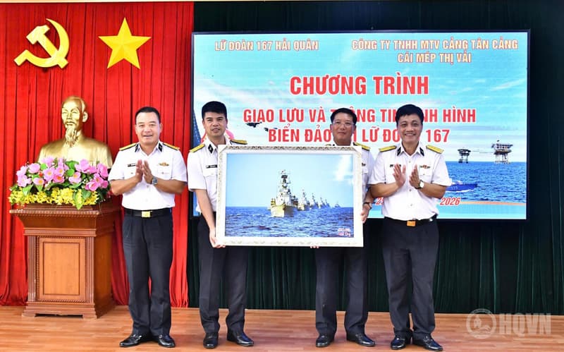 Lữ đoàn 167 giao lưu với Công ty TNHH MTV Cảng Tân Cảng - Cái Mép Thị Vải