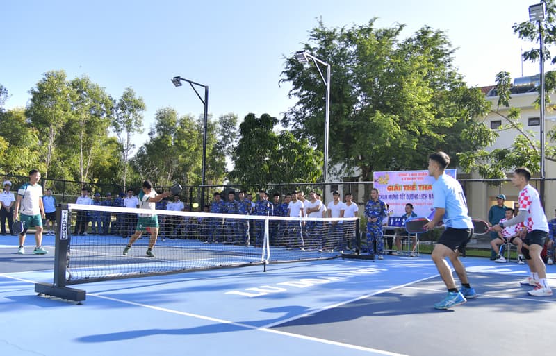 Lữ đoàn 955 tổ chức hoạt động thể thao chào đón năm mới