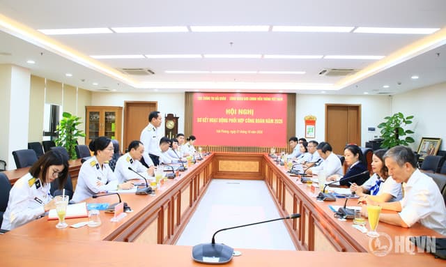 Tăng cường phối hợp hoạt động giữa Cục Chính trị Hải quân và Công đoàn Bưu chính Viễn thông Việt Nam