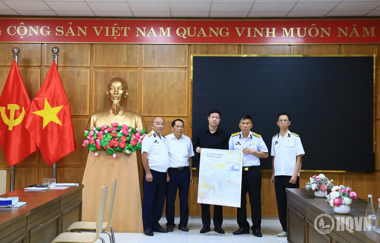 Bảo tàng-Thư viện Quảng Ninh tiếp nhận hải đồ “Quảng Ninh với Đoàn tàu không số”