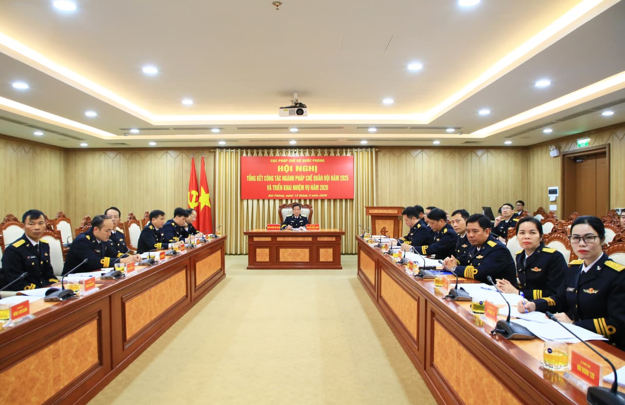 Quân chủng Hải quân: 1 tập thể, 1 cá nhân được tặng Giấy khen trong công tác pháp chế năm 2025