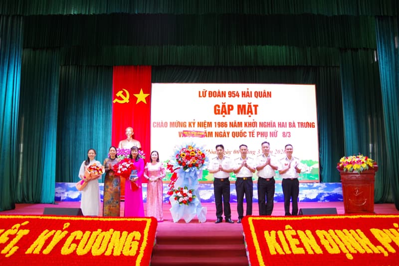 Lữ đoàn 954 gặp mặt kỷ niệm Ngày quốc tế phụ nữ 8/3