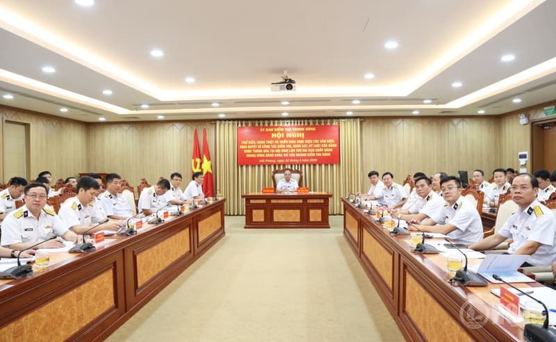 Phổ biến, quán triệt các văn kiện, nghị quyết về công tác kiểm tra, giám sát, kỷ luật của Đảng