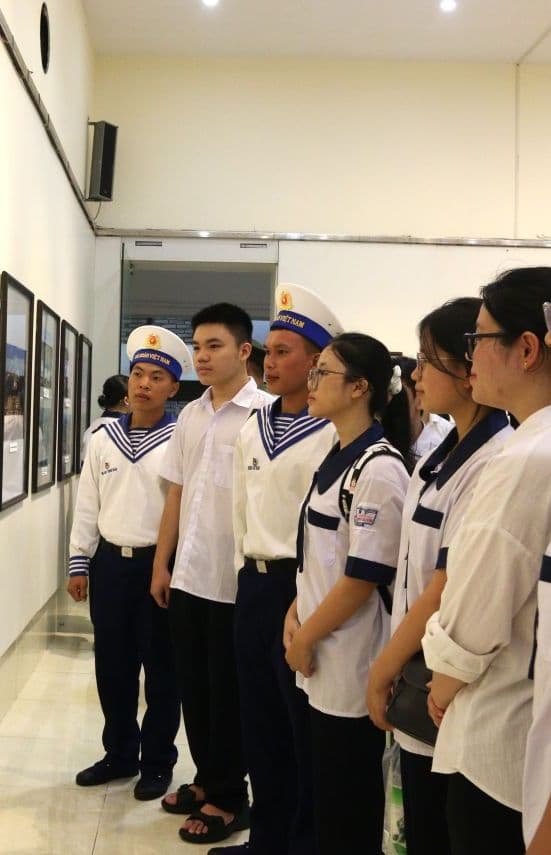 Khai mạc triển lãm “Mùa Thu độc lập - Khát vọng hùng cường” và “Tự hào truyền thống - Vững bước tiên phong”