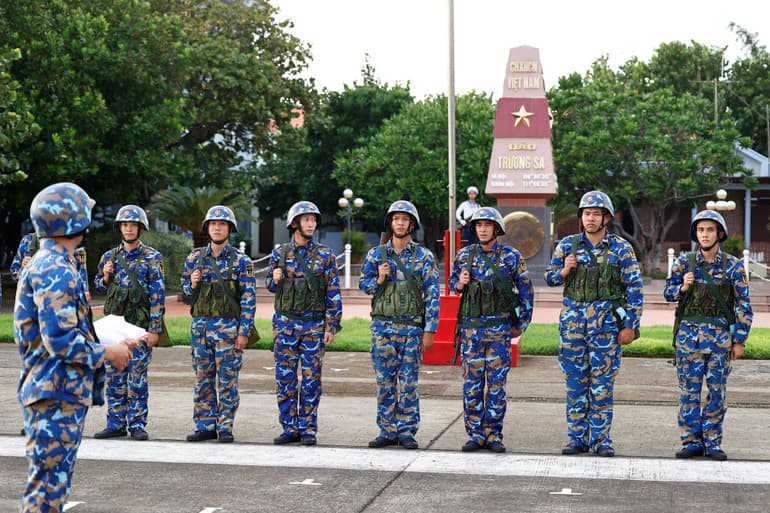 TRƯỜNG SA MÙA GIÓ CHƯỚNG