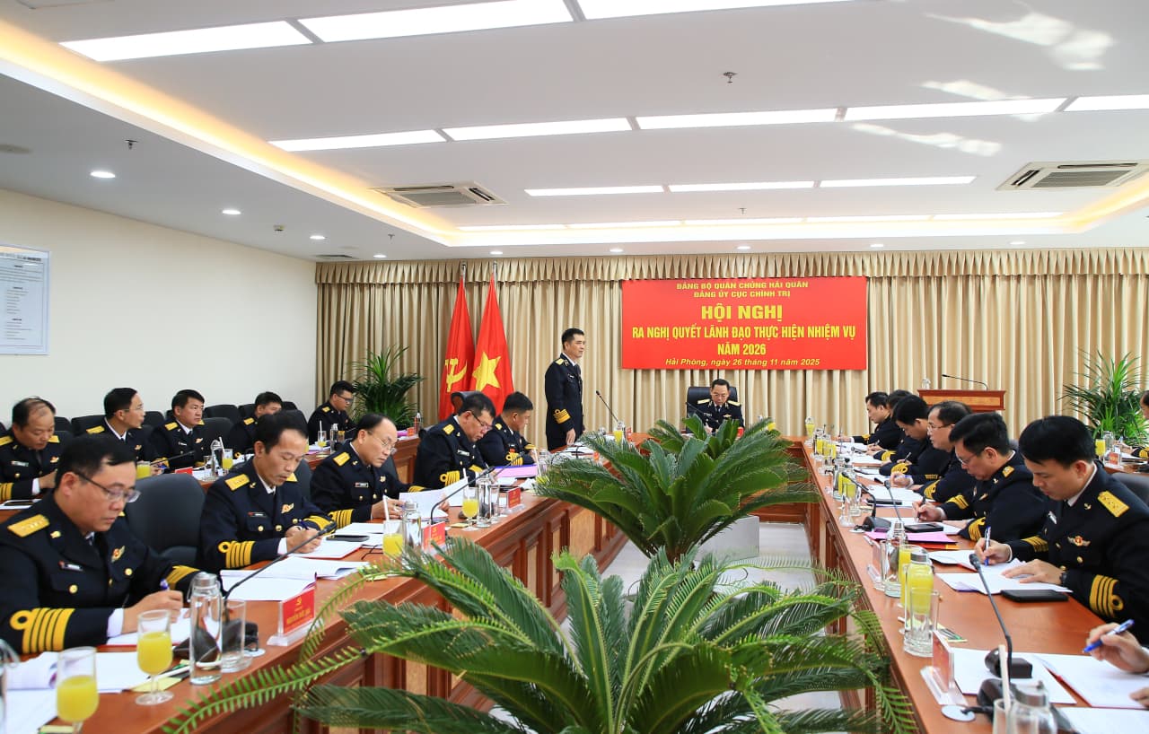 Phó Đô đốc Nguyễn An Phong dự, chỉ đạo Hội nghị Đảng ủy Cục Chính trị Hải quân