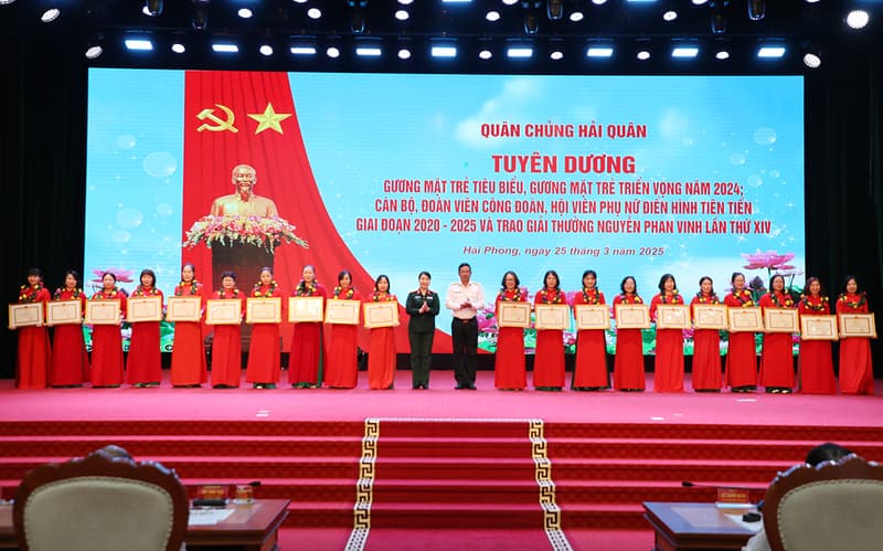 DẤU ẤN PHONG TRÀO THI ĐUA CỦA PHỤ NỮ HẢI QUÂN